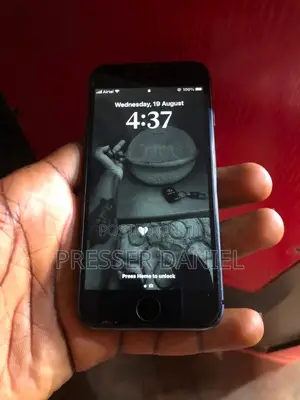 Apple iPhone 8 64 GB Black