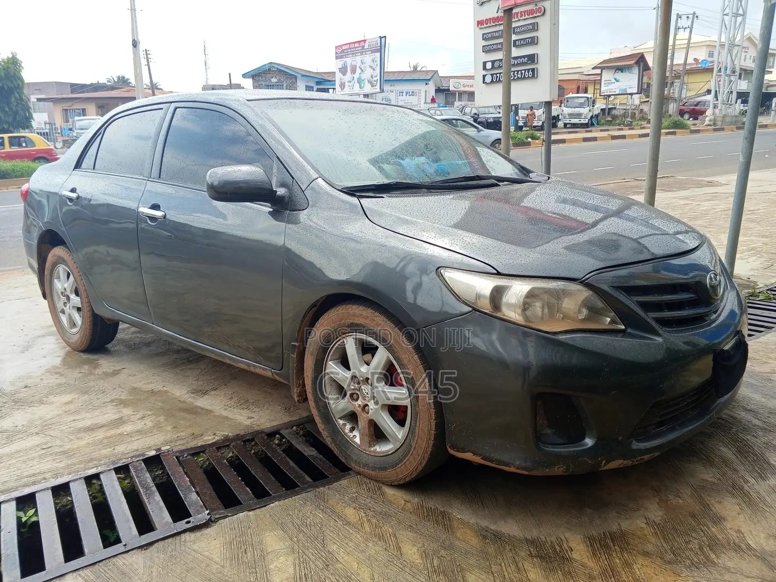 Toyota Corolla 2011 Gray