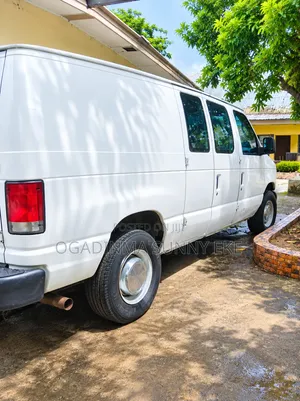 Ford E250 2000 White