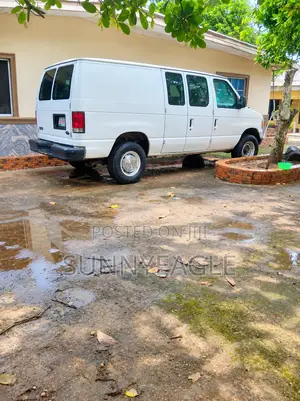 Ford E250 2000 White