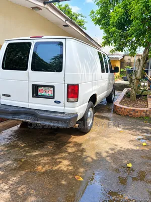 Ford E250 2000 White