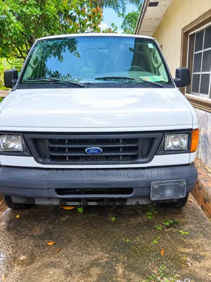 Ford E250 2000 White