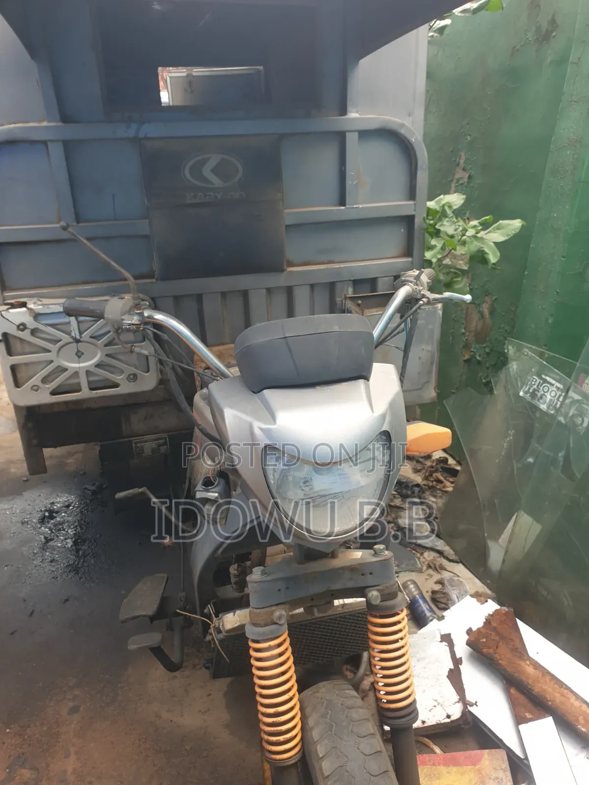 Tricycle 2016 Gray