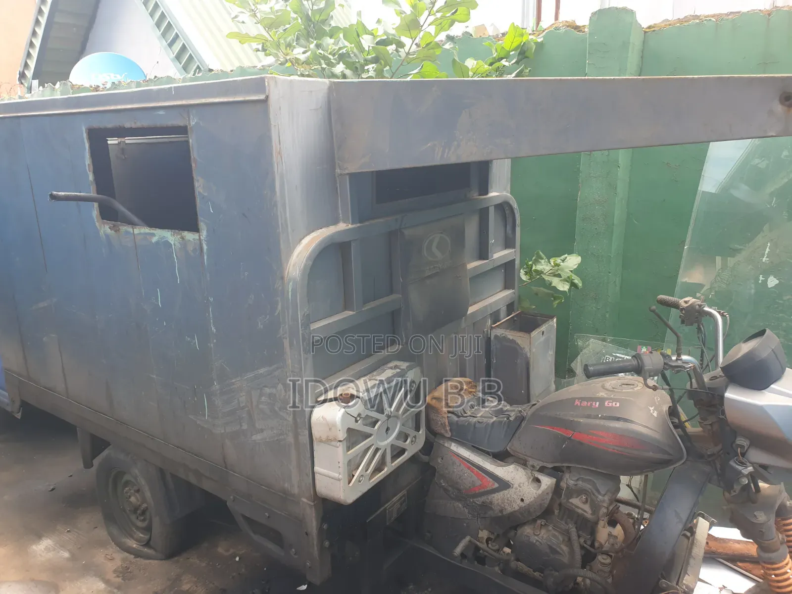 Tricycle 2016 Gray