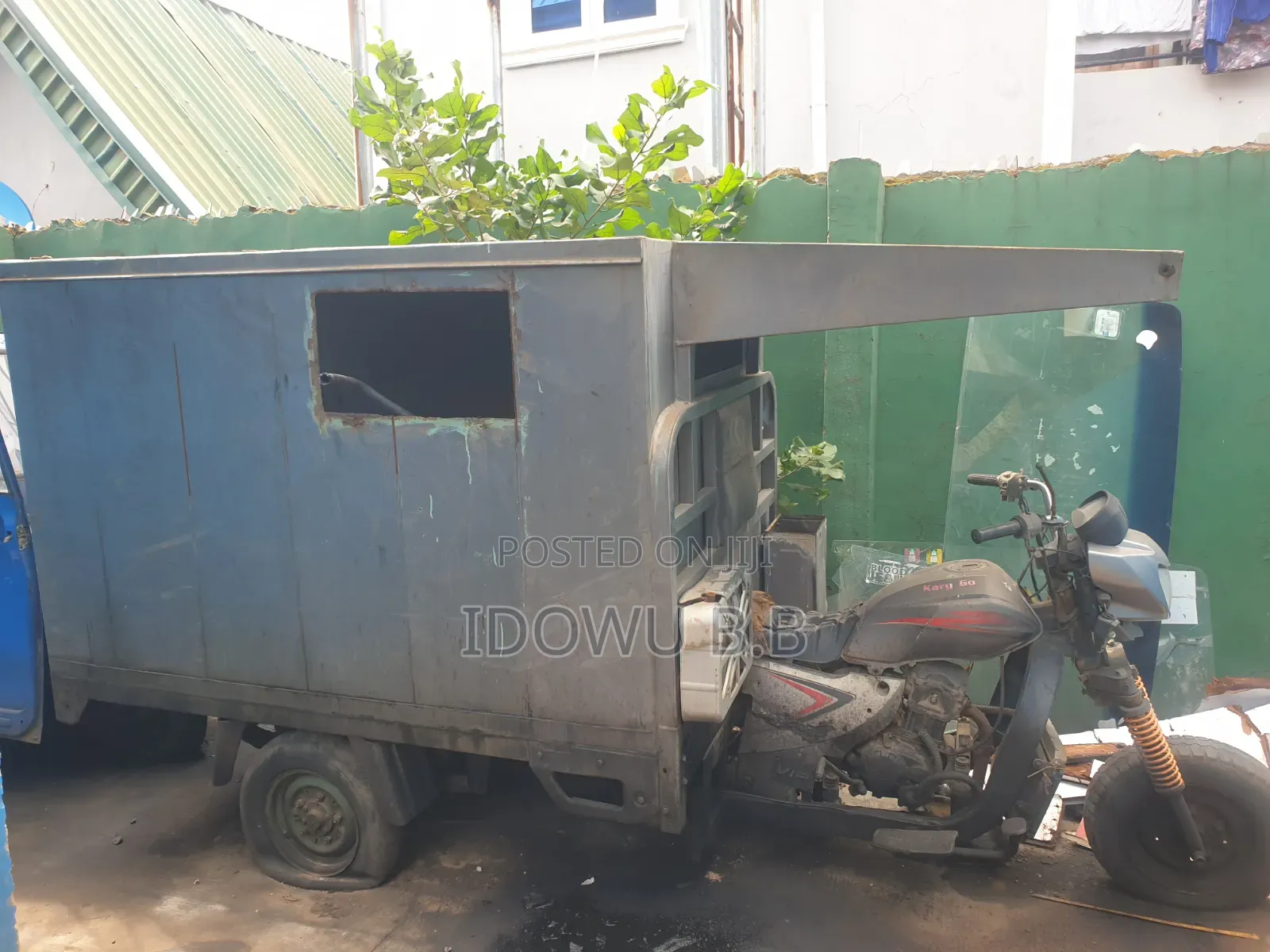 Tricycle 2016 Gray