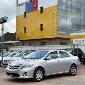 Toyota Corolla LE 4dr Sedan (1.8L 4cyl 4A) 2012 Silver