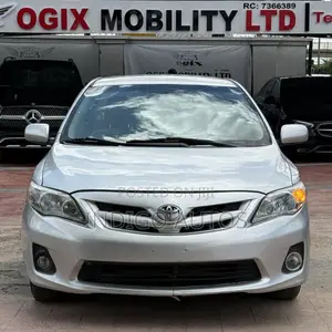 Toyota Corolla LE 4dr Sedan (1.8L 4cyl 4A) 2012 Silver