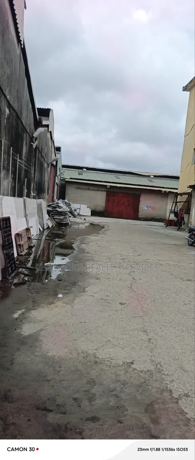 22,500sqft Warehouse Off Eric Moore Surulere