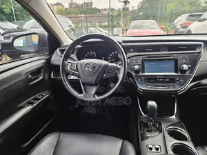 Toyota Avalon XLE Plus FWD Sedan (3.6L 6cyl 6A) 2016 Gray