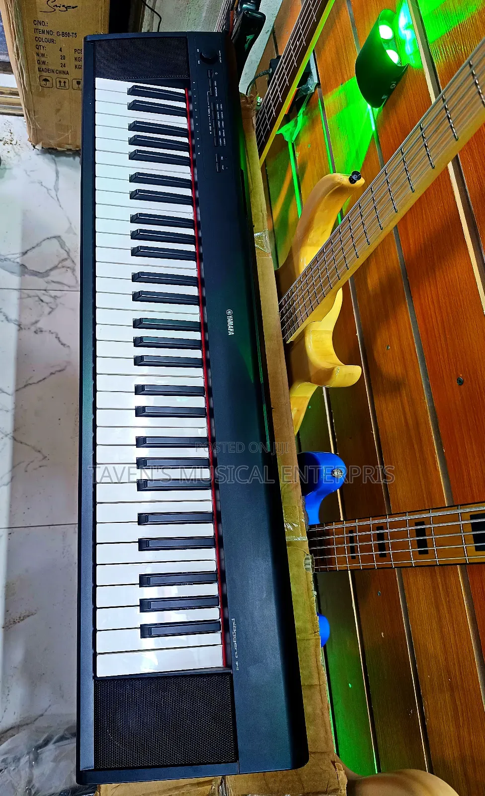 Yamaha Piaggero NP-12 Keyboard