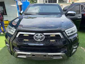 Toyota Hilux 2021 Black