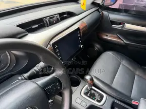 Toyota Hilux 2021 Black
