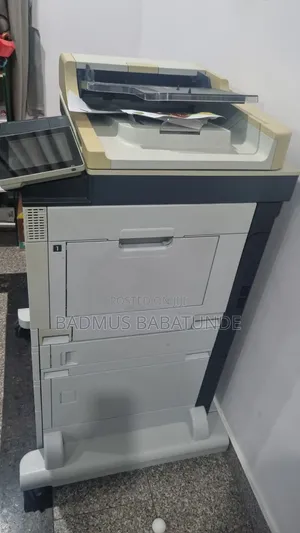 HP laserJet 700 Color MFP M775