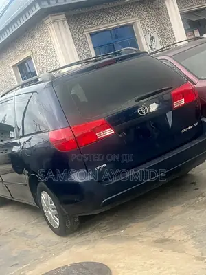 Toyota Sienna CE FWD (3.3L V6 5A) 2004 Blue