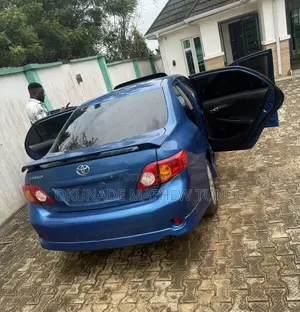 Toyota Corolla 2010 Blue