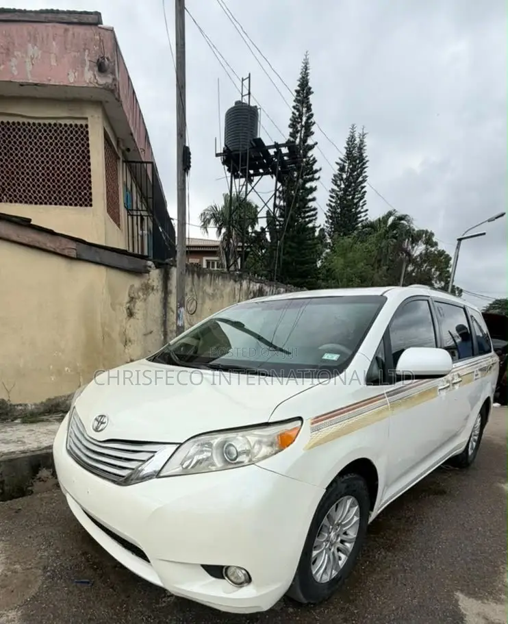 Toyota Sienna 2015 White