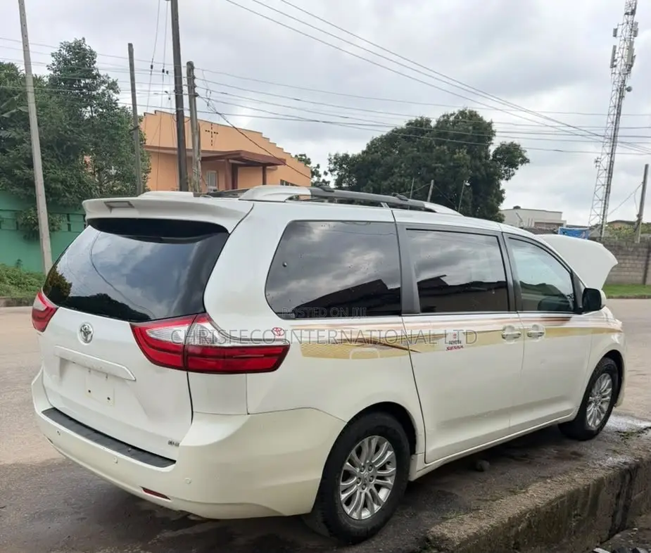 Toyota Sienna 2015 White