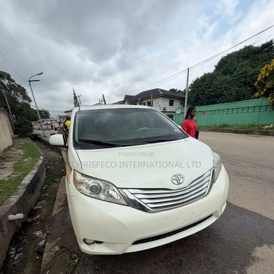 Toyota Sienna 2015 White
