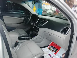 Hyundai Tucson 2016 Silver