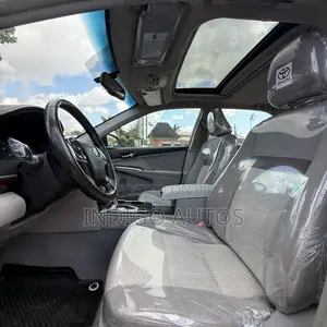 Toyota Camry XLE 4dr Sedan (2.5L 4cyl 6A) 2012 Silver