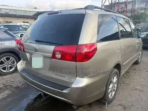 Toyota Sienna XLE Limited 2007 Gold