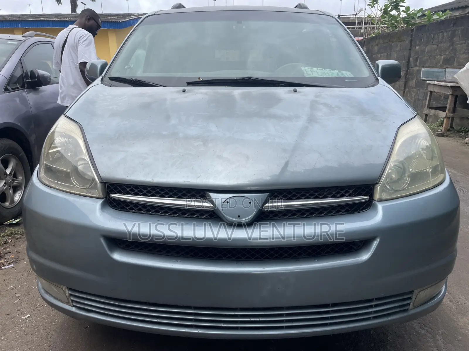 Toyota Sienna 2004 Blue
