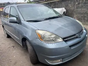 Toyota Sienna 2004 Blue