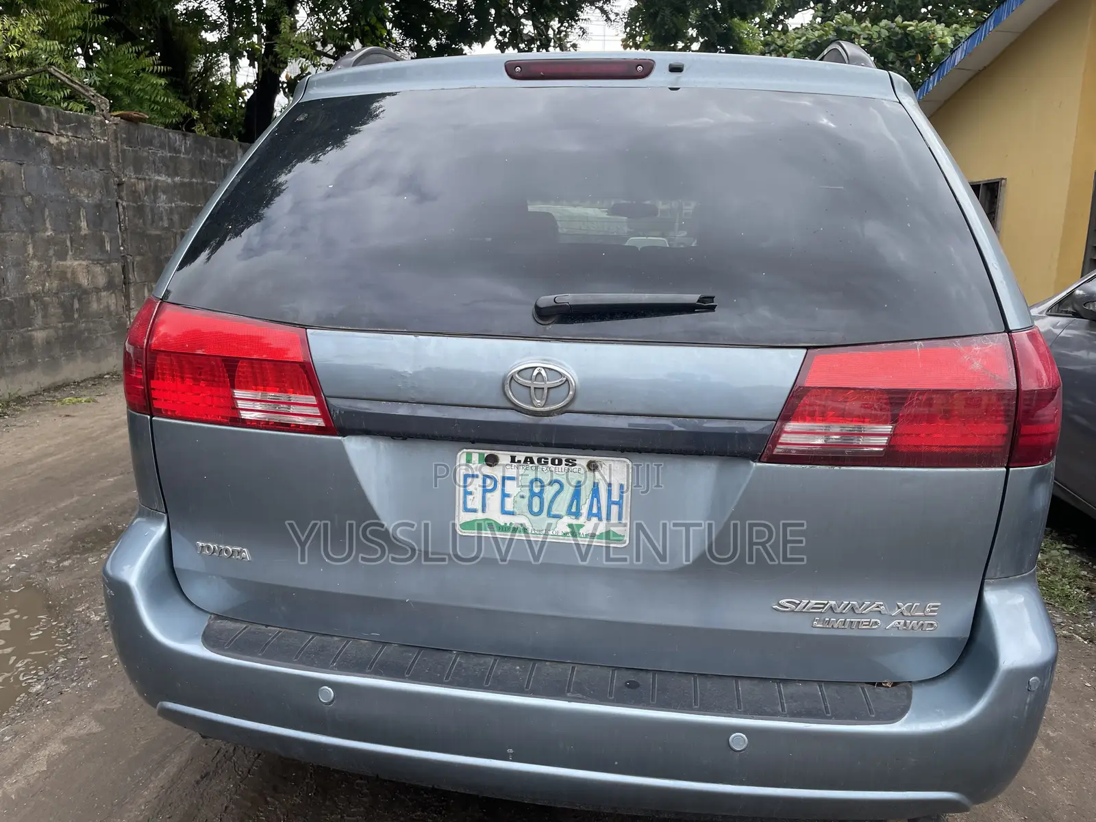 Toyota Sienna 2004 Blue