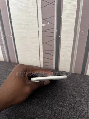 Apple iPhone XR 128 GB White