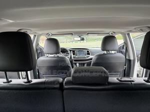 Toyota Highlander XLE 4dr SUV AWD (3.5L 6cyl 6A) 2015 White