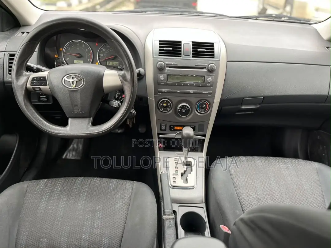 Toyota Corolla 2012 Black