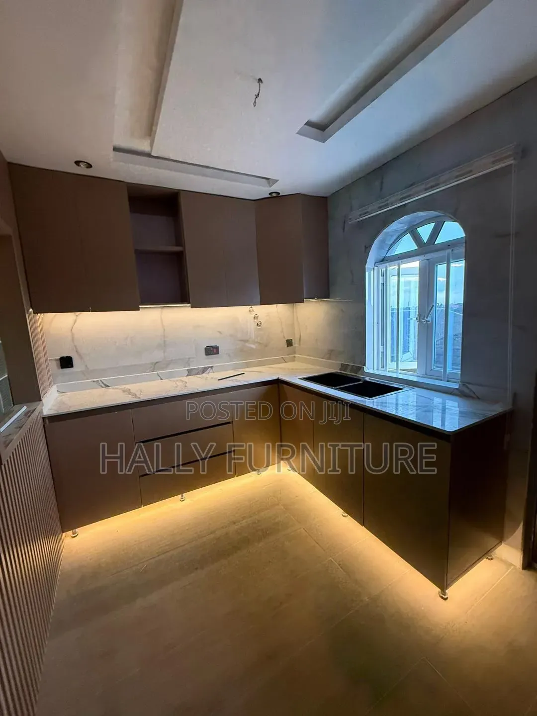 Kitchen Cabinets and Cladding