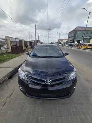 Toyota Corolla LE 4dr Sedan (1.8L 4cyl 4A) 2013 Black
