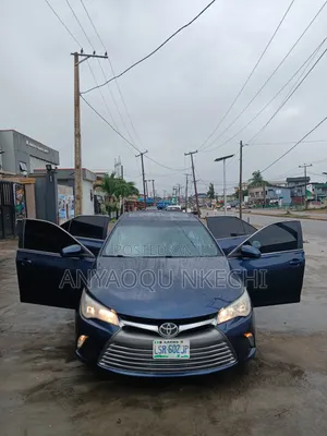 Toyota Camry XLE 4dr Sedan (2.5L 4cyl 6A) 2016 Blue