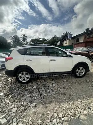 Toyota RAV4 2014 White