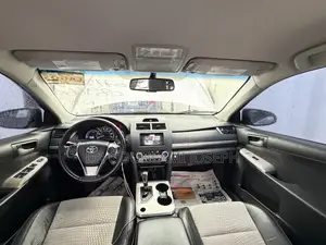 Toyota Camry SE 4dr Sedan (2.5L 4cyl 6A) 2012 Silver