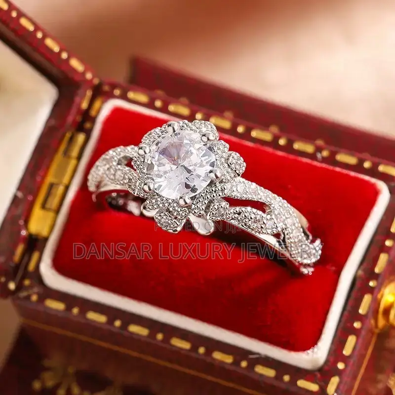 Diamond Exquisite Proposal Ring