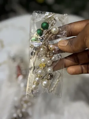 Fashion Brooch Pins
