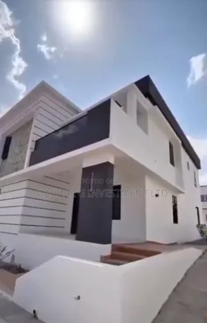 4bdrm Penthouse in Hilltop  Bayview, Owerri for sale