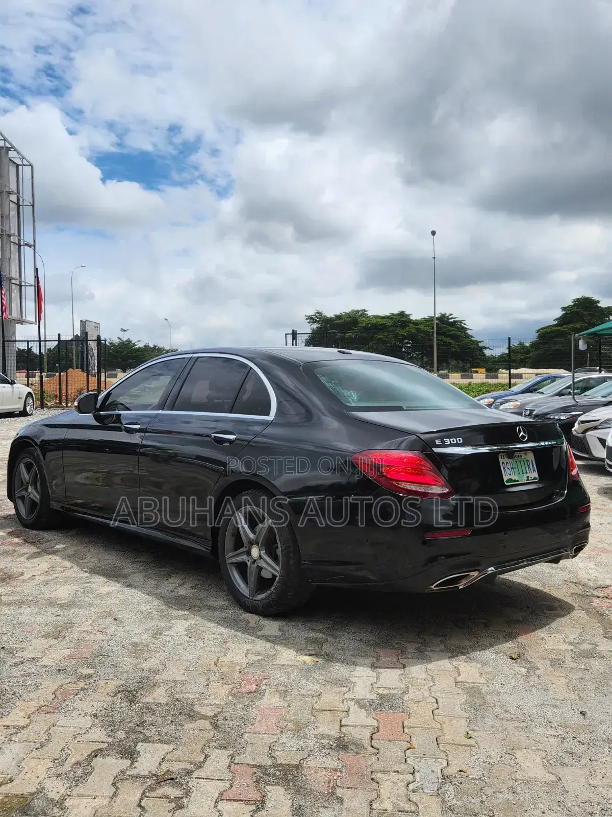 Mercedes-Benz E300 2016 Black