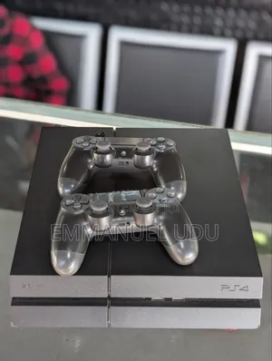 Ps4 With 2 Pads