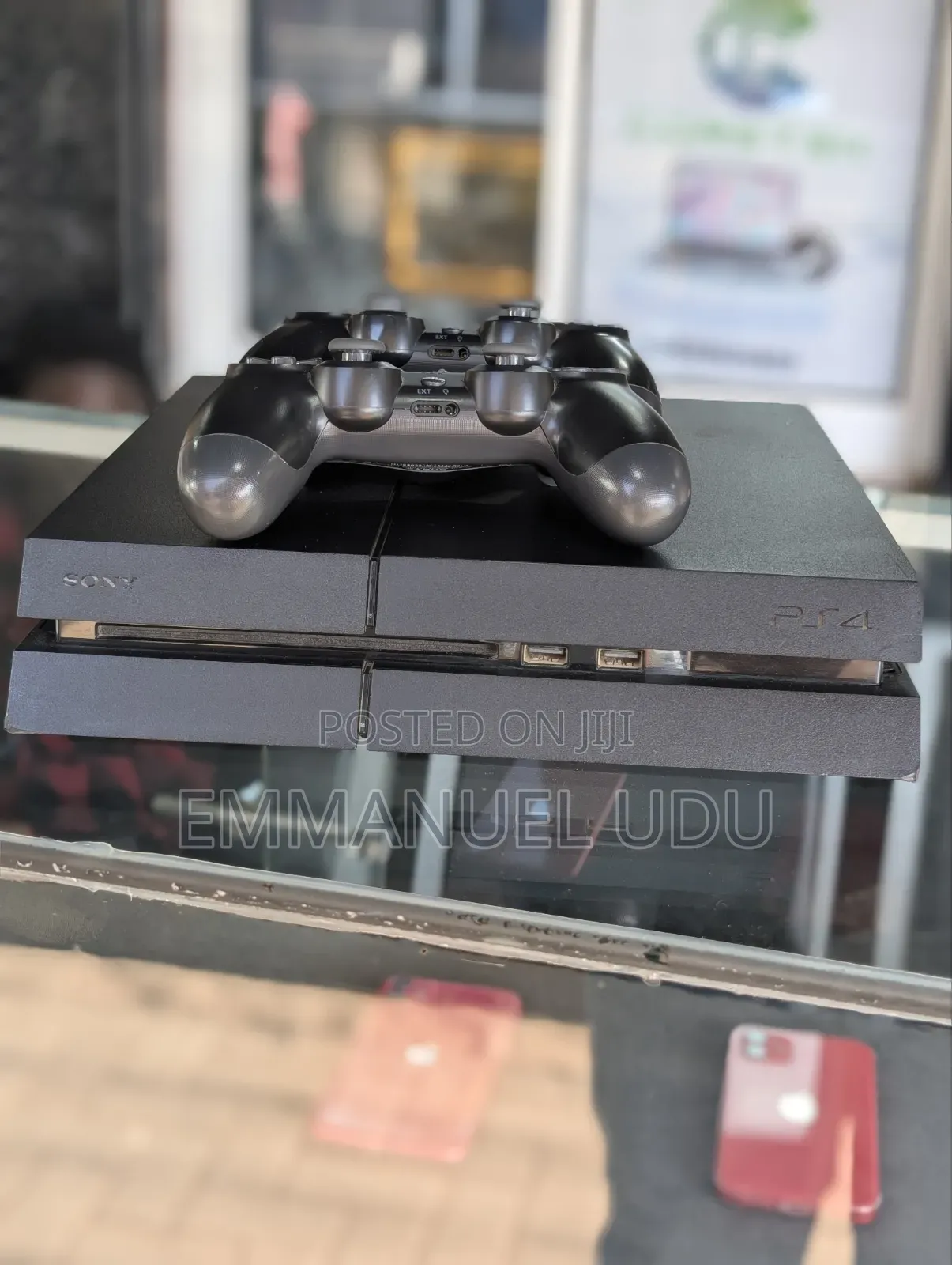 Ps4 With 2 Pads