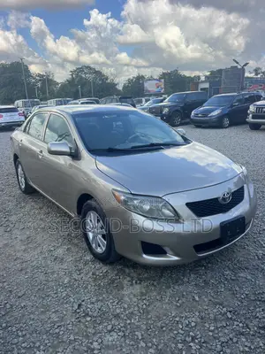 Toyota Corolla LE 4dr Sedan (1.8L 4cyl 4A) 2010 Gold