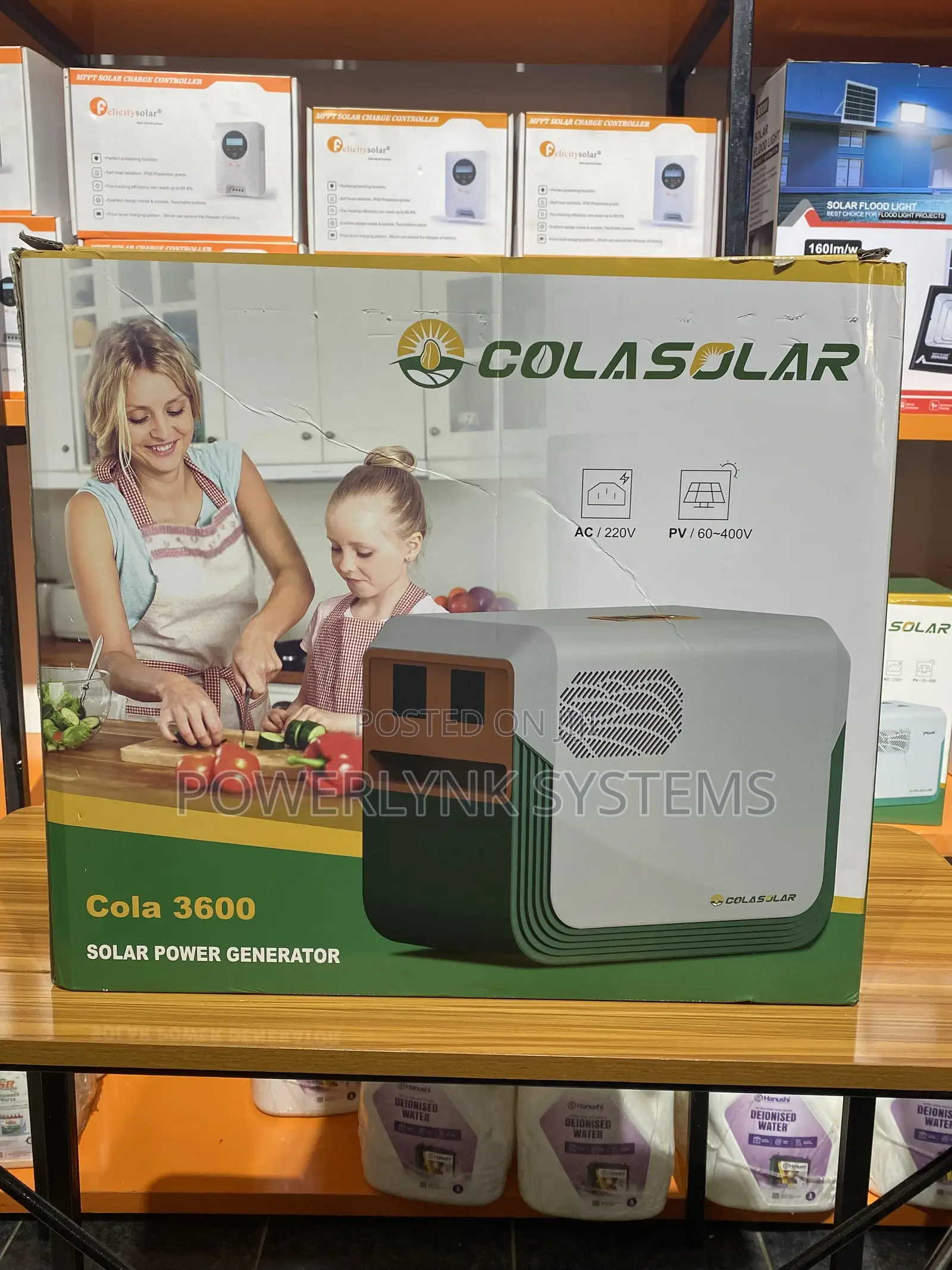 Cola Solar 3600 Solar Generator