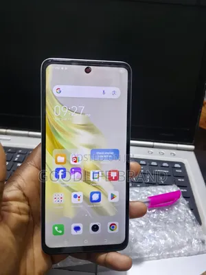 Tecno Spark 20 128 GB Silver