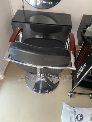 Portable Saloon Barber Chair.