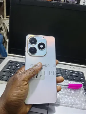 Tecno Spark 20 128 GB White