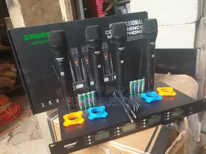 Shure UR6008 4 Wireless Microphone
