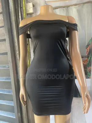 Off-Shoulder Fitted Gown (Size 6)