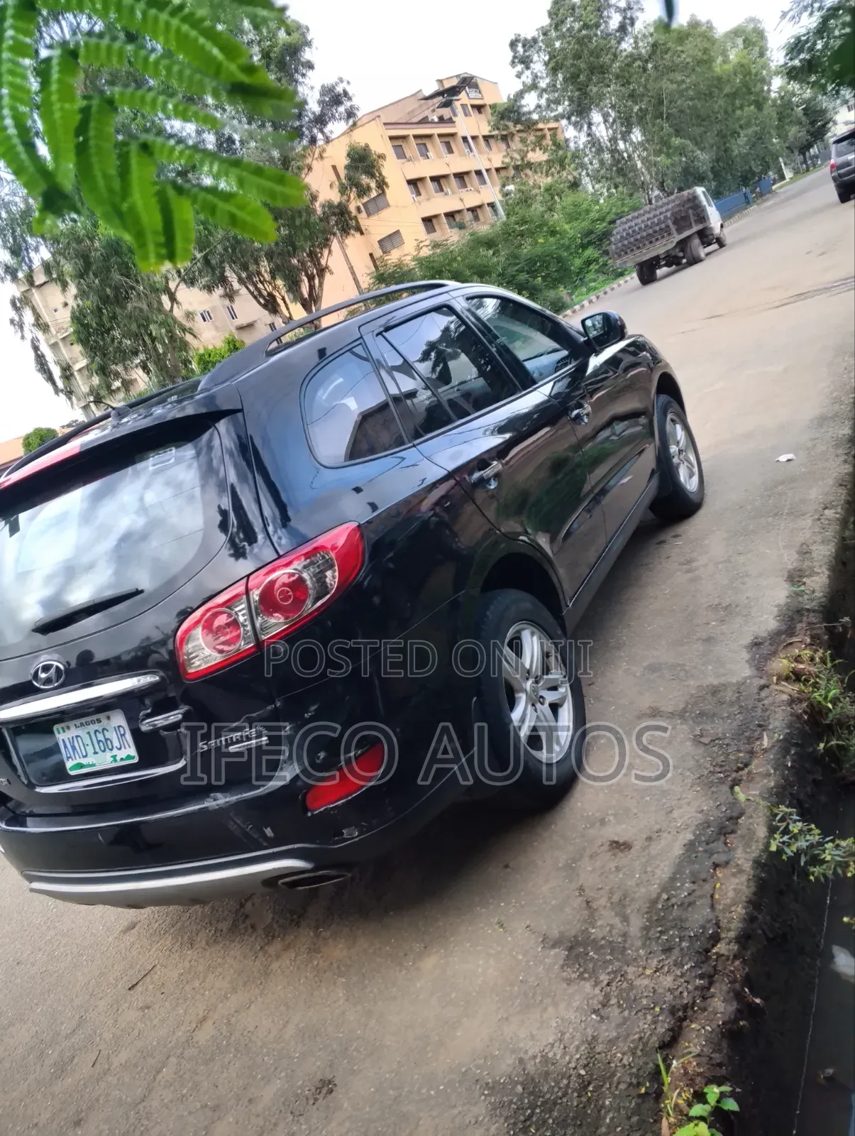 Hyundai Santa Fe 2012 Black